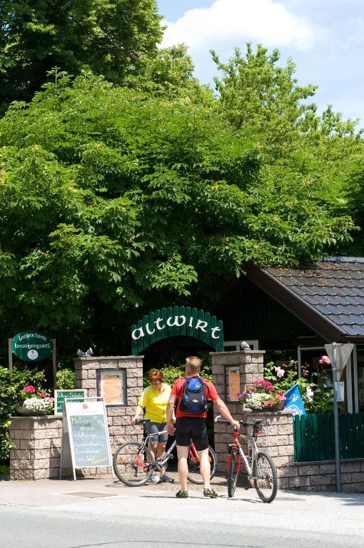 Hotel Landgasthof Altwirt Seeham エクステリア 写真