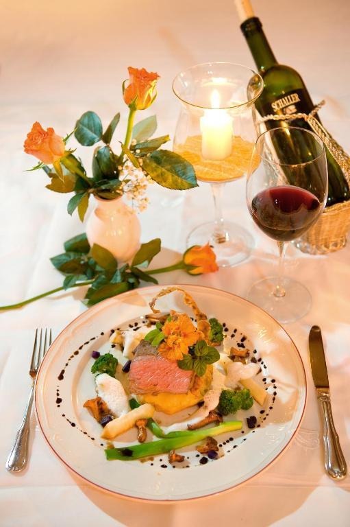 Hotel Landgasthof Altwirt Seeham エクステリア 写真