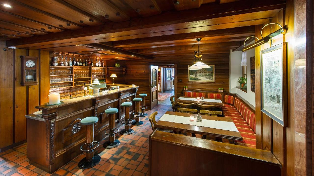 Hotel Landgasthof Altwirt Seeham エクステリア 写真