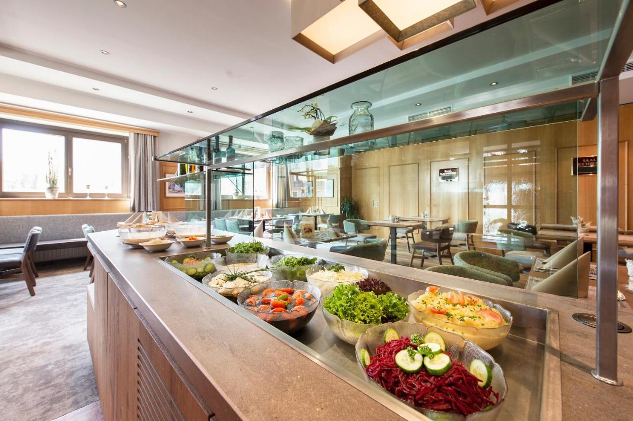 Hotel Landgasthof Altwirt Seeham エクステリア 写真